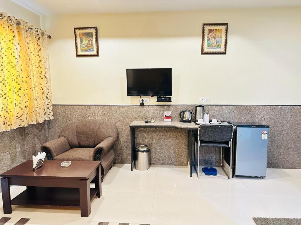Nakshatra Hotel Bānswāra エクステリア 写真