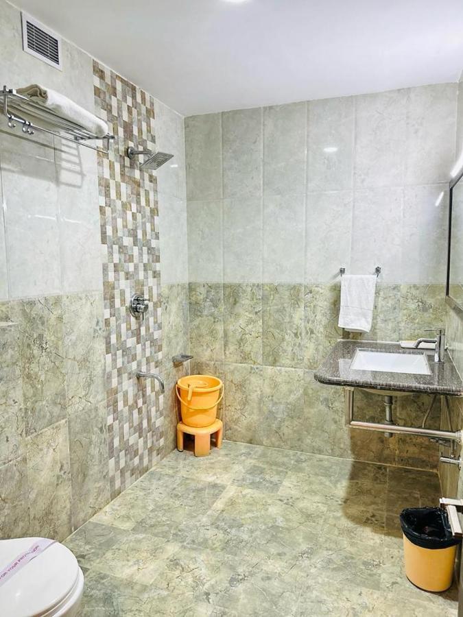 Nakshatra Hotel Bānswāra エクステリア 写真